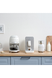 Obrázok pre Smeg DCF02WHEU kávovar Plně automatické Kávovar na překapávanou kávu 1,4 l