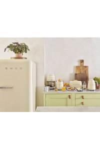 Obrázok pre Smeg KLF03CREU elektrická konvice 1,7 l 2400 W Krém