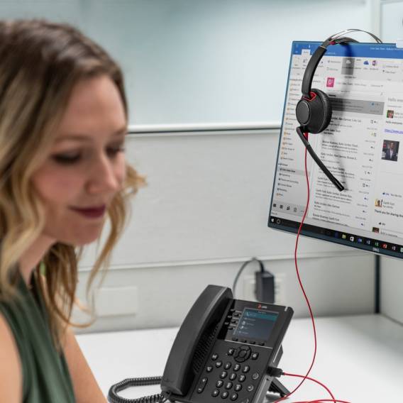 Obrázok pre HP Poly Monaurální headset Poly Blackwire 5210 USB-C + 3,5mm konektor + adaptér USB-C/A (sada)